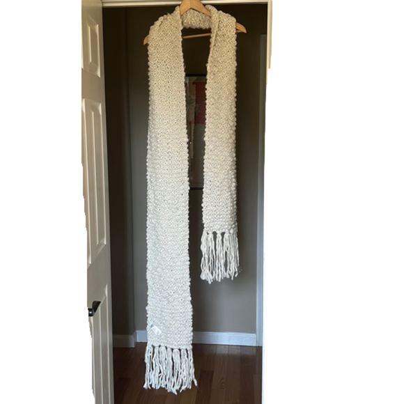 Accessorize Accessories - Long oversized Knit Scarf